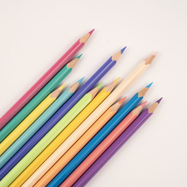 TRIANGULAR PASTEL COLORED PENCILS